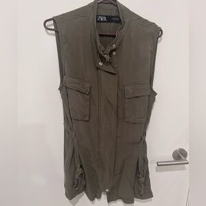 Zara Khaki Sleeveless Utility Vest. Size M.